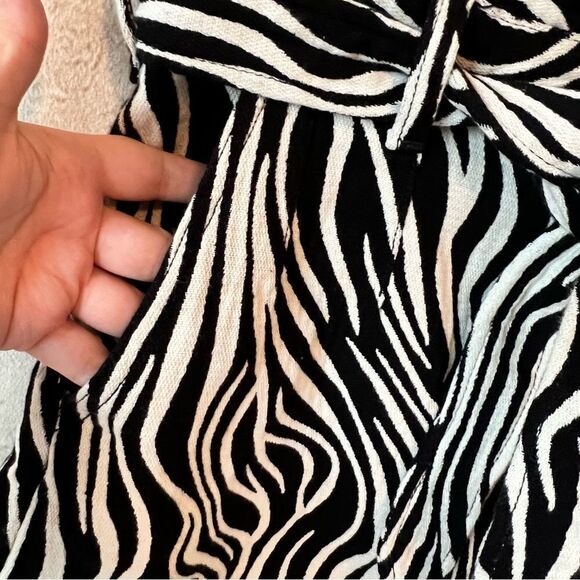 Joe's Jeans Calypso Zebra Print High Waist Paper Bag Shorts - Picture 6 of 14